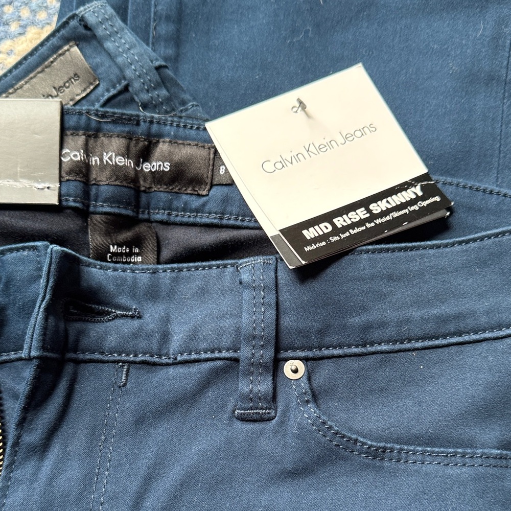 Calvin Klein women’s Mid Rise Skinny Jeans - indigo